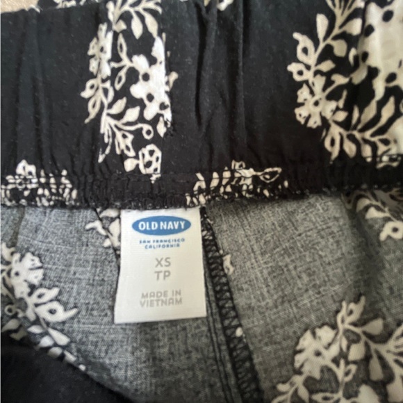 Old Navy Pants, XS - Picture 4 of 5